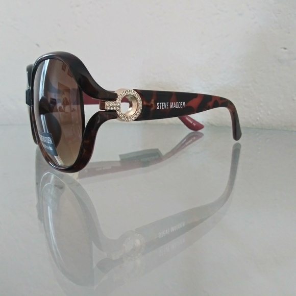 NWT STEVE MADDEN SUNGLASSES WITH RHINESTONES - Picture 4 of 4